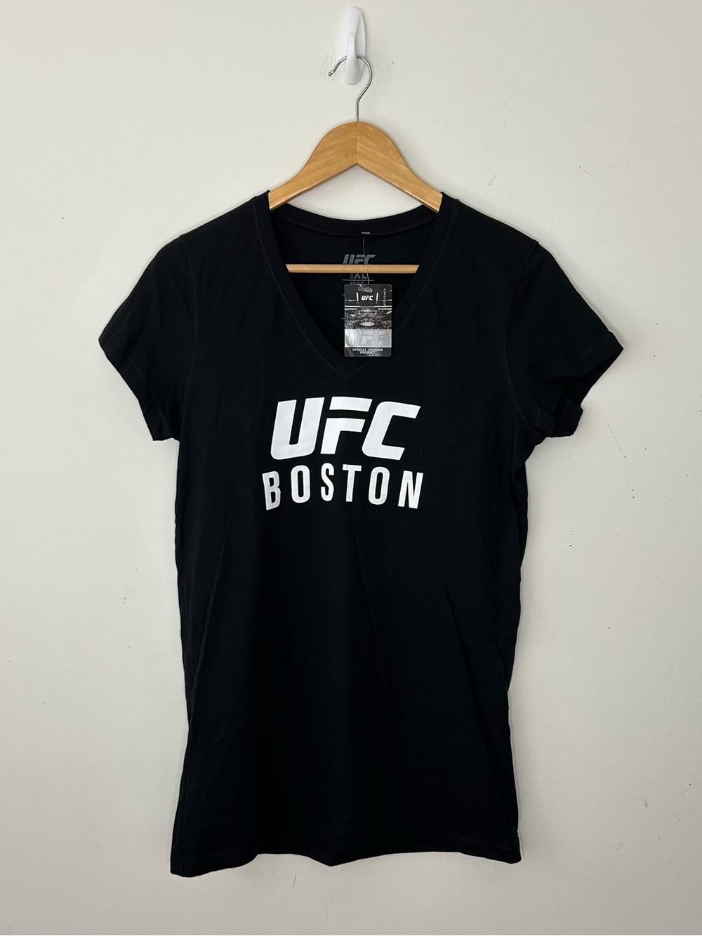 UFC Boston Women’s Black T Shirt XL  New Performance